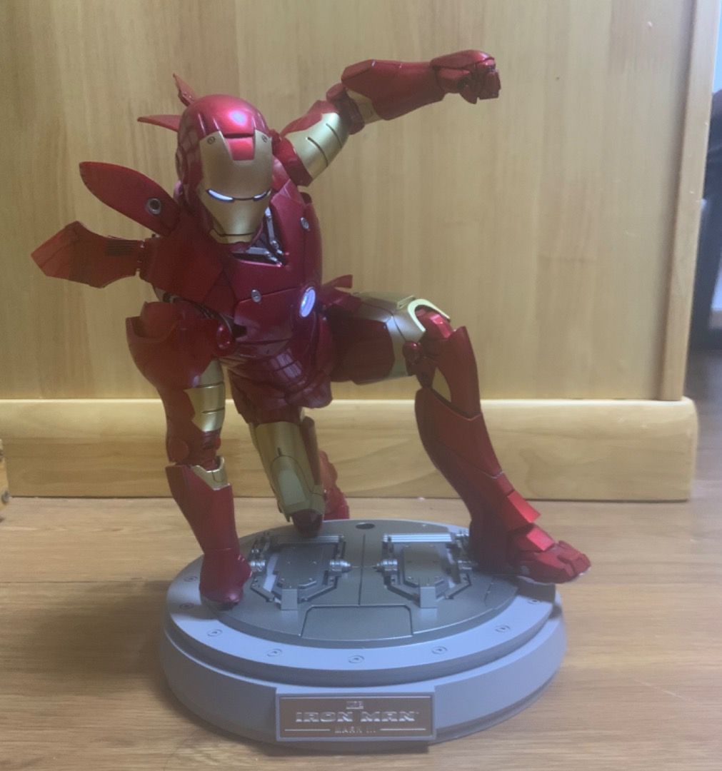 Hot toys Iron Man mk mms box included 興趣及遊戲 玩具 遊戲類 Carousell