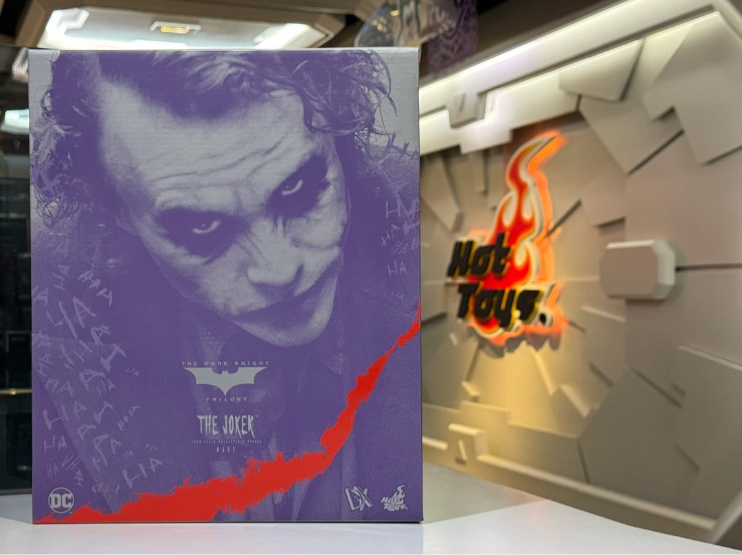 全新現貨 HOTTOYS Hot Toys DX32 The Dark Knight Trilogy The Joker 蝙蝠俠 黑暗騎士 小丑 膠髮版 興趣及遊戲 玩具 遊戲類