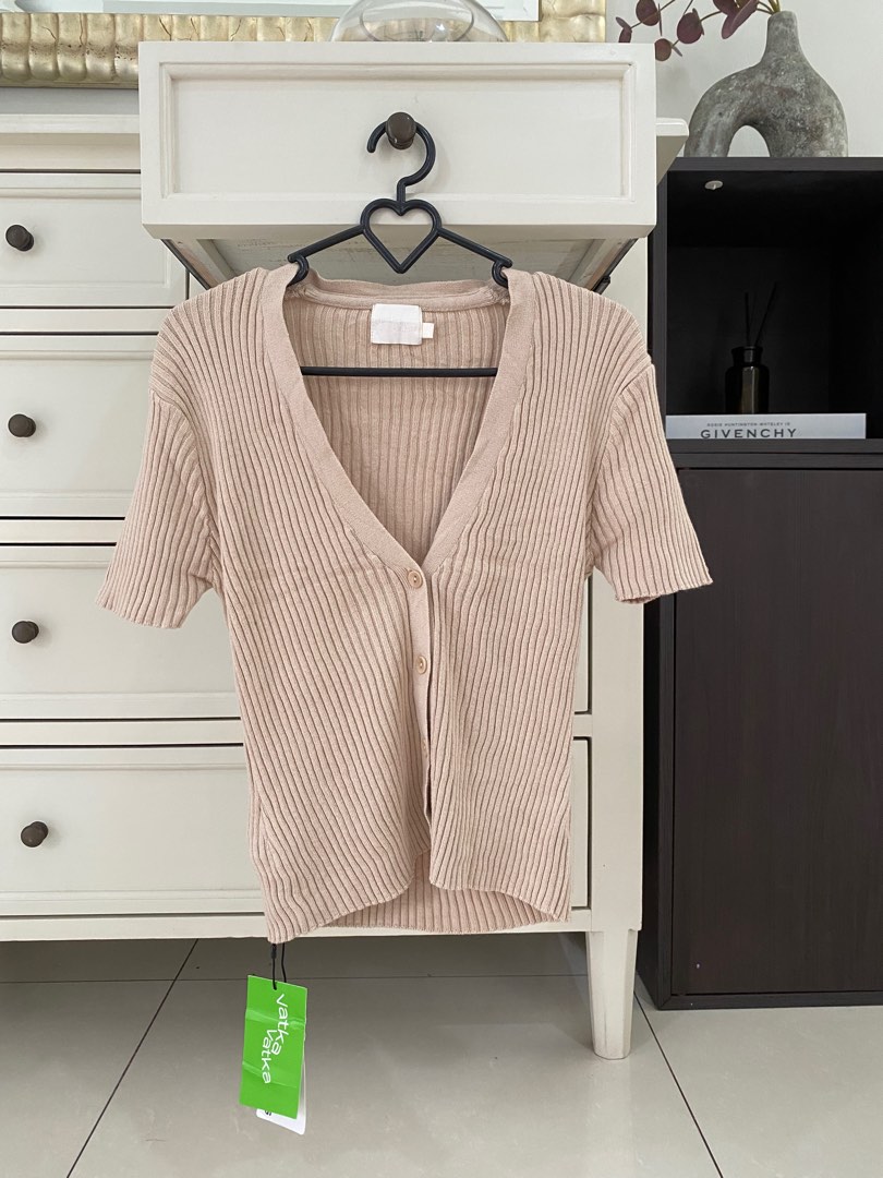 New Nude Knit Fesyen Wanita Pakaian Wanita Atasan Di Carousell