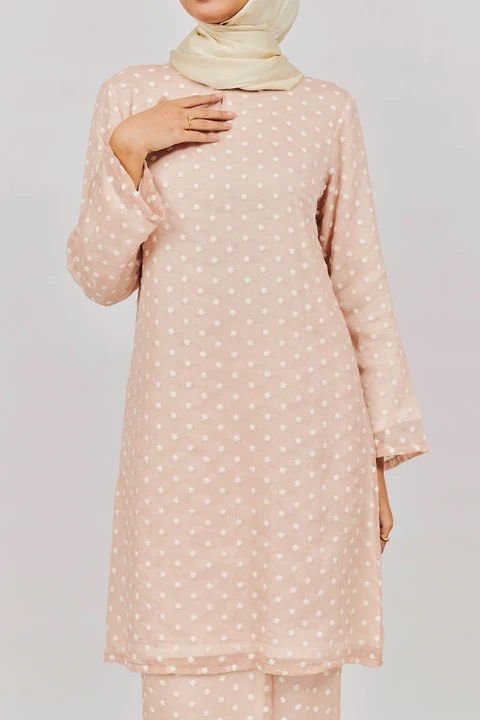 Saoi M Kurung Klasik In Embun Pagi Nude Women S Fashion Muslimah