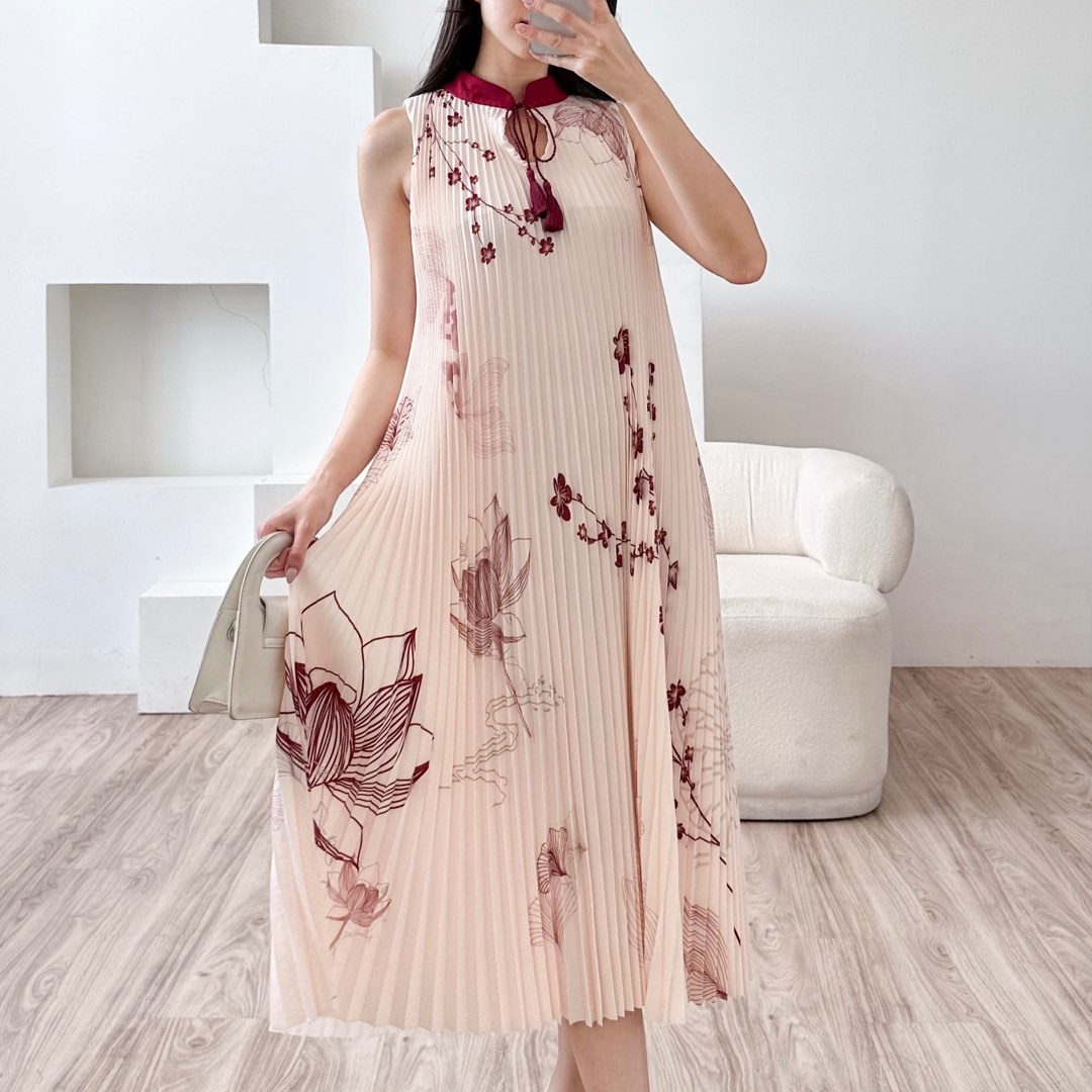 Sewa Claude Official Pattern Cny Red Nude Pleats Pleated Dress Rent