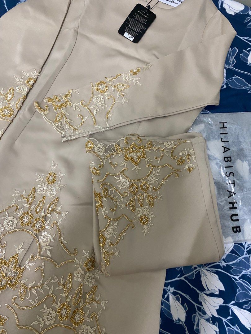 Hijabista Hub Alisa Kurung In Nude Women S Fashion Muslimah Fashion