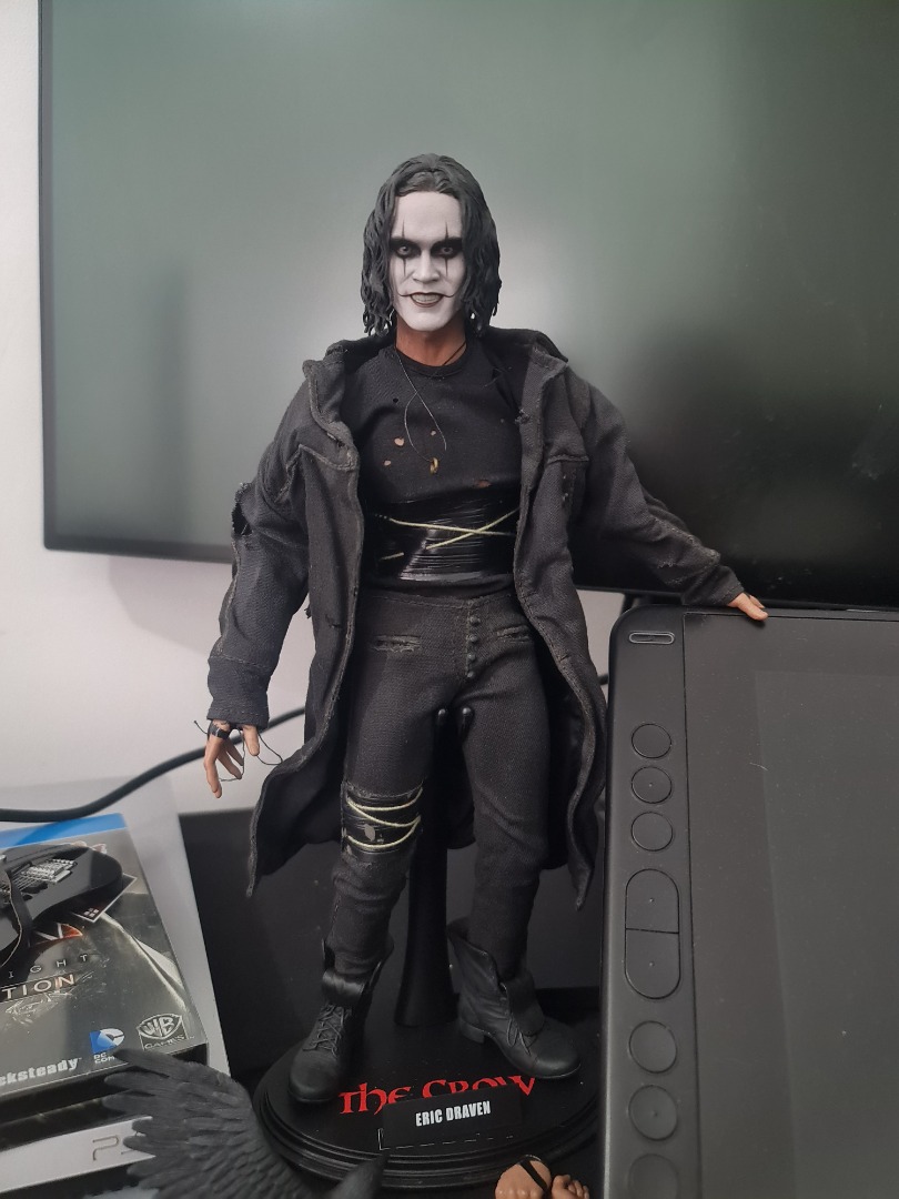 Hot Toys The Crow MMS Eric Draven Th Scale Collectible Figure BIB Rare Hobbies Toys