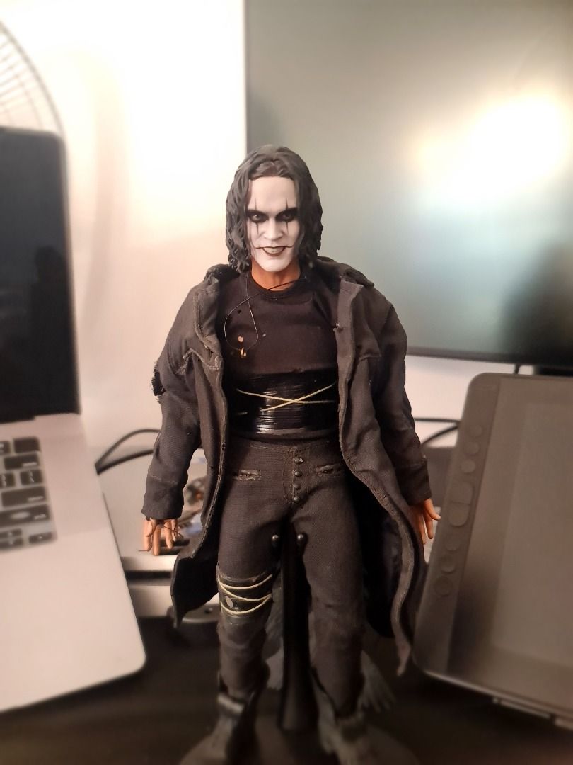 Hot Toys The Crow MMS Eric Draven Th Scale Collectible Figure BIB Rare Hobbies Toys