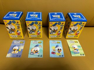 全新正版 Disney Hot Toys Cosbi 迪士尼 Donald Duck 唐老鴨90周年系列 大哭 大喊 喊喊 笑喊 盲盒 興趣及遊戲 玩具 遊戲類 Carousell