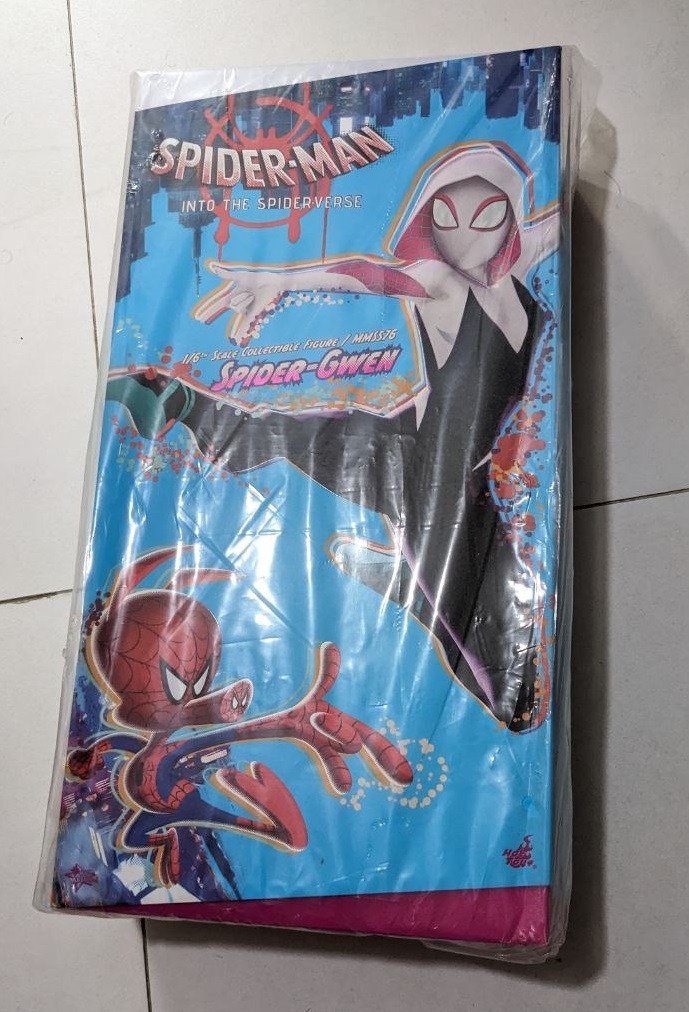 Hot Toys Spider Gwen MMS 576 Spider Gwen hottoys 興趣及遊戲 玩具 遊戲類 Carousell
