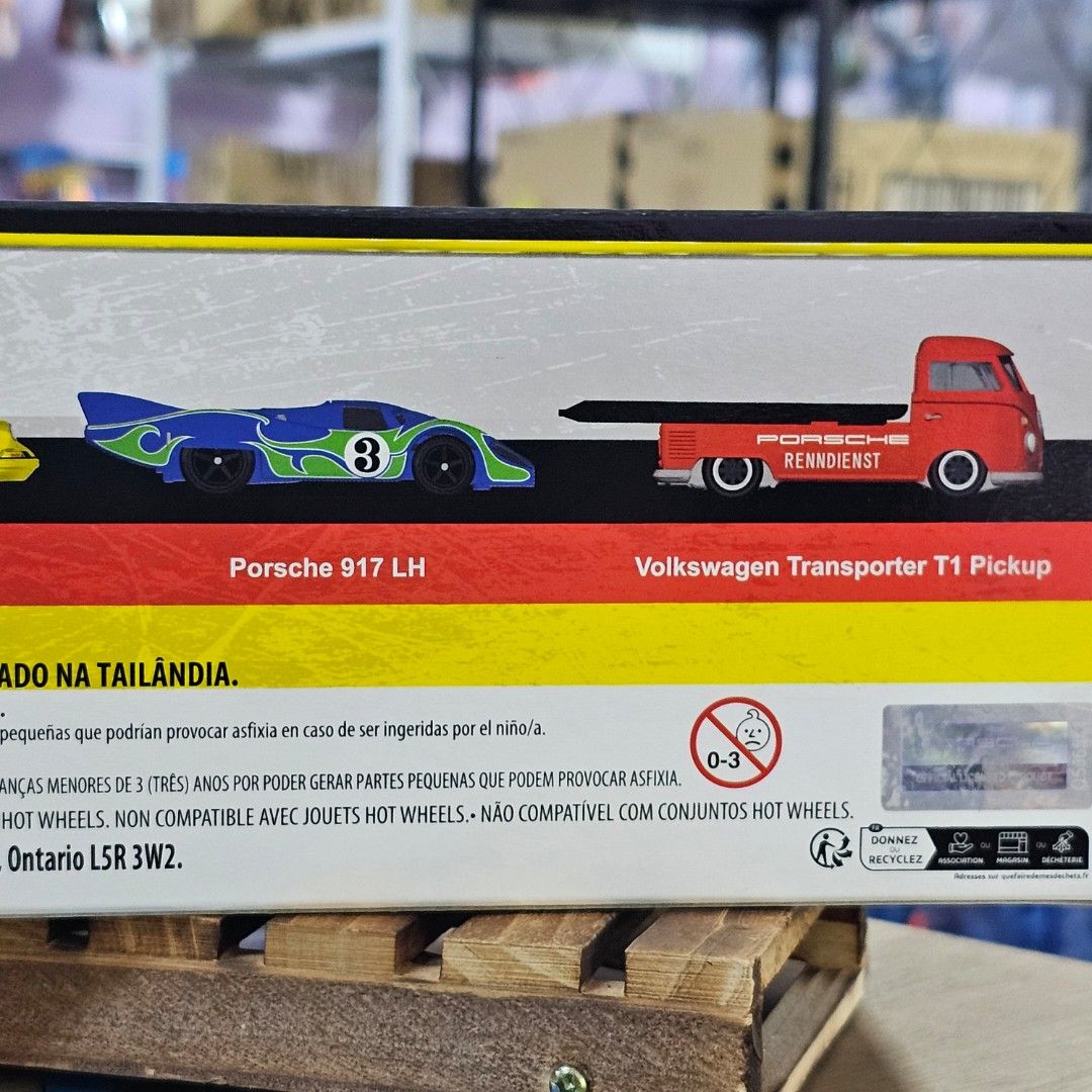 HOT WHEELS PREMIUM GARAGE SET BOX PORSCHE 935 PORSCHE 911 PORSCHE 917 LH VOLKSWAGEN T1 TRANSPORT