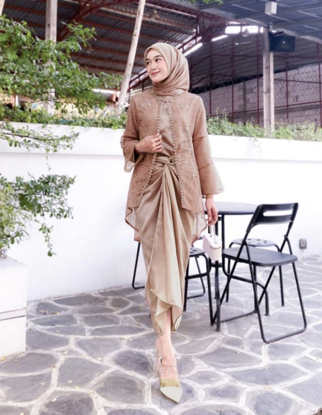 Onet Set Kondangan Nude Lengkap Inner Rok Lilit Outer Organza
