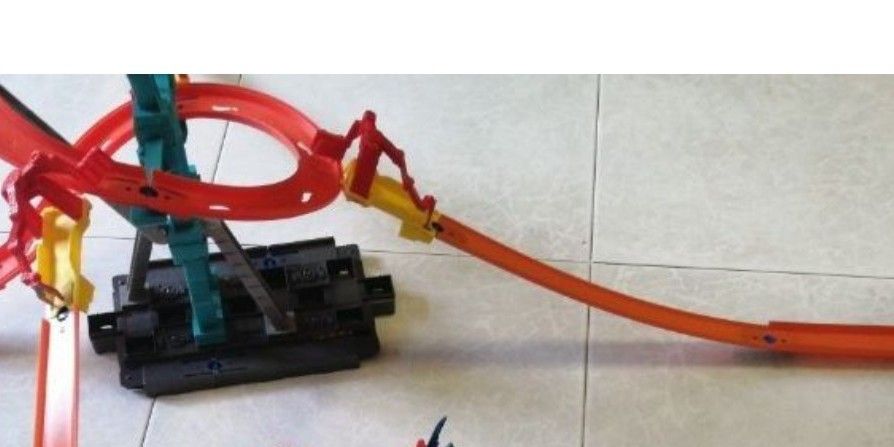 2 Sets Hot Wheel Track Builder Spiral Stack Up Hobbies Toys Toys Games On Carousell