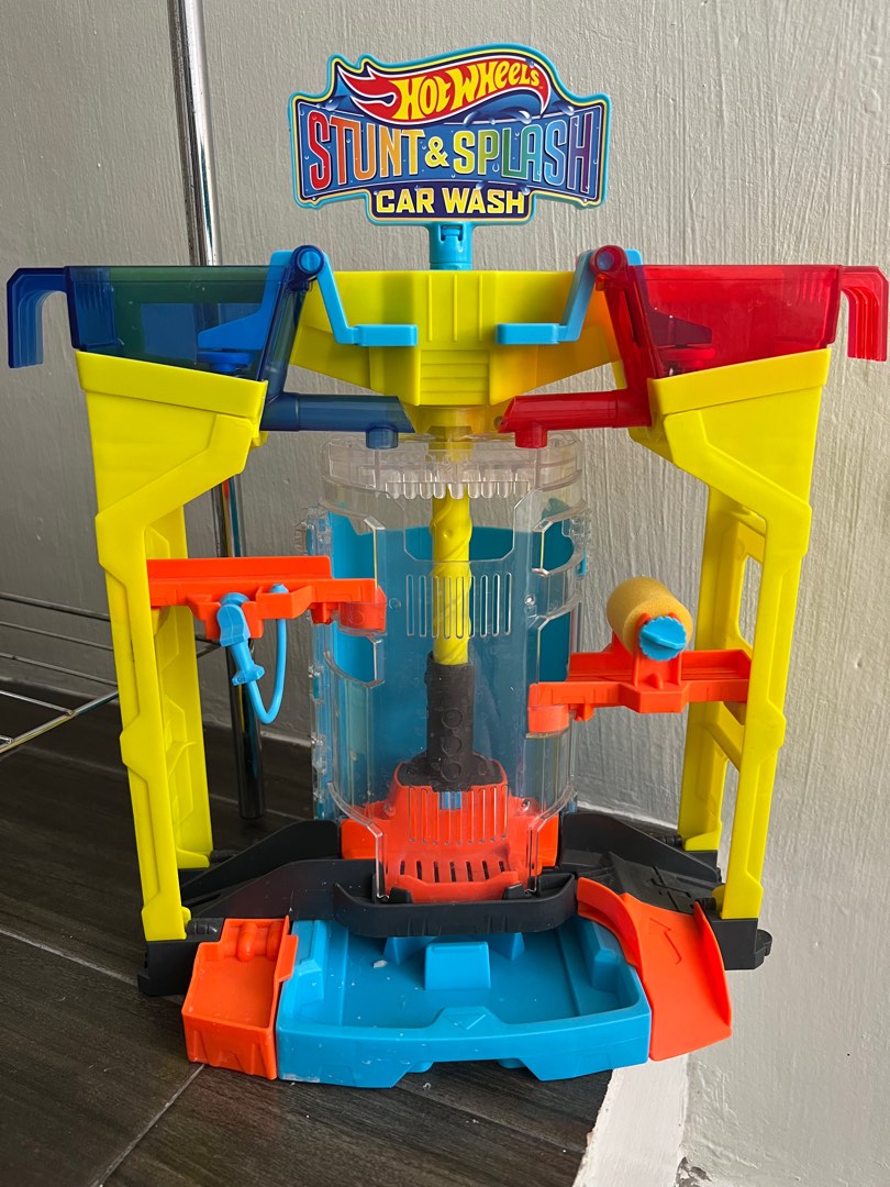Hot Wheels City Stunt And Splash Car Wash Hobbies Toys Toys Games On Carousell