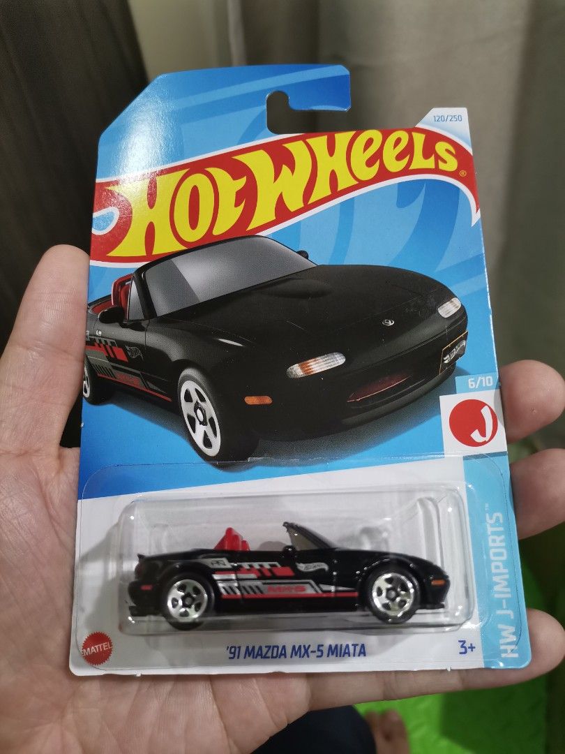 Hot Wheels 91 Mazda MX 5 Miata Hobbies Toys Toys Games On Carousell