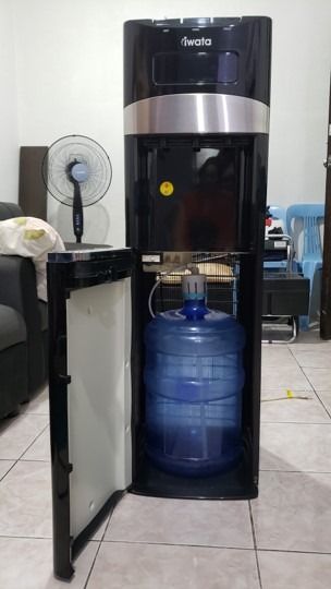 Iwata Water Dispenser Bottom Loading Hot And Cold TV Home Appliances Kitchen Appliances