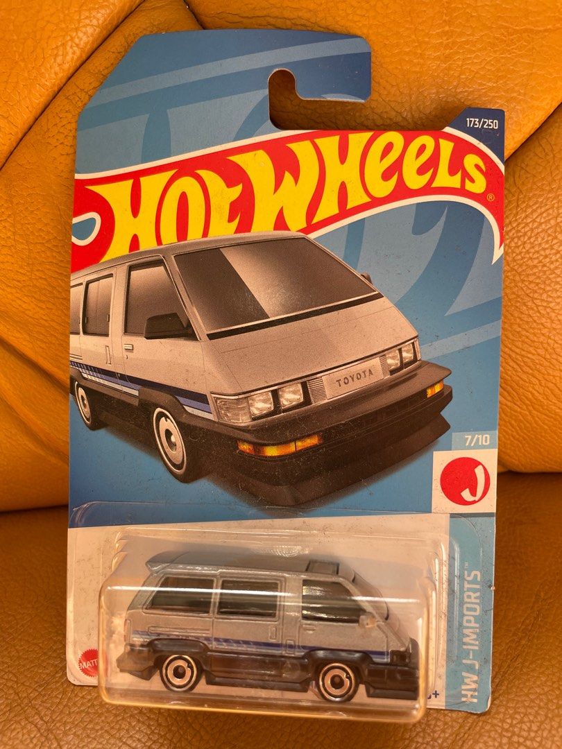現貨 正版 絕版 全新 hot wheels 風火輪 Toyota van 箱型車 書籍休閒與玩具 玩具公仔桌遊在旋轉拍賣
