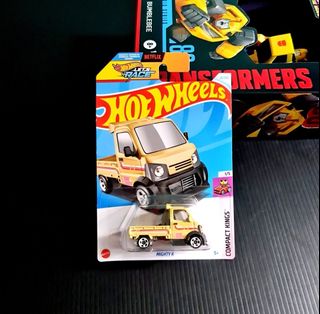 Hot Wheels Duck N Roll Fantasy Lets Race Netflix Glow In The Dark Exclusive Car From 2024