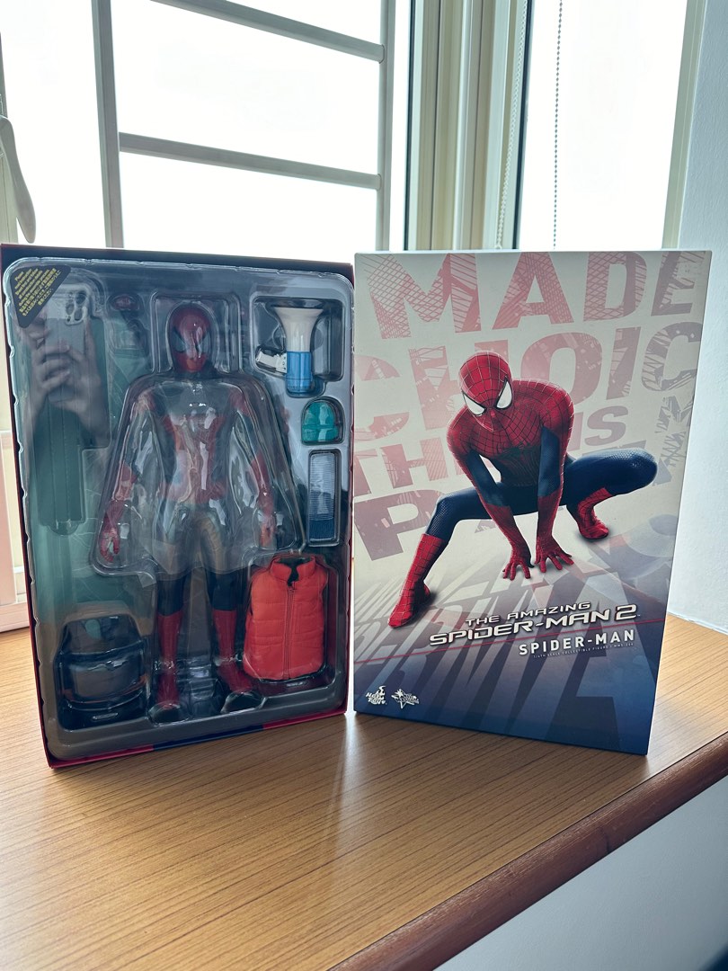 Spider Man From The Amazing Spider Man By Hot Toys Hobbies Toys Toys Games On Carousell