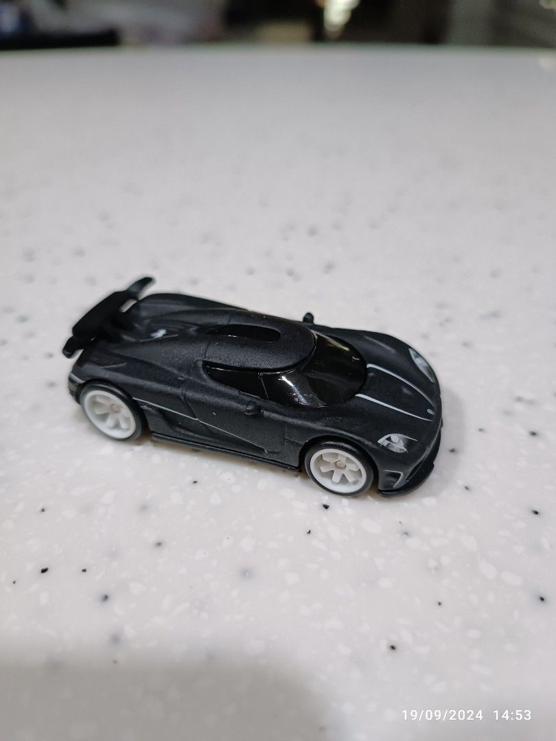 Hot Wheels Koenigsegg Agera R From Garage Box Set Hobbies Toys Toys Games On Carousell