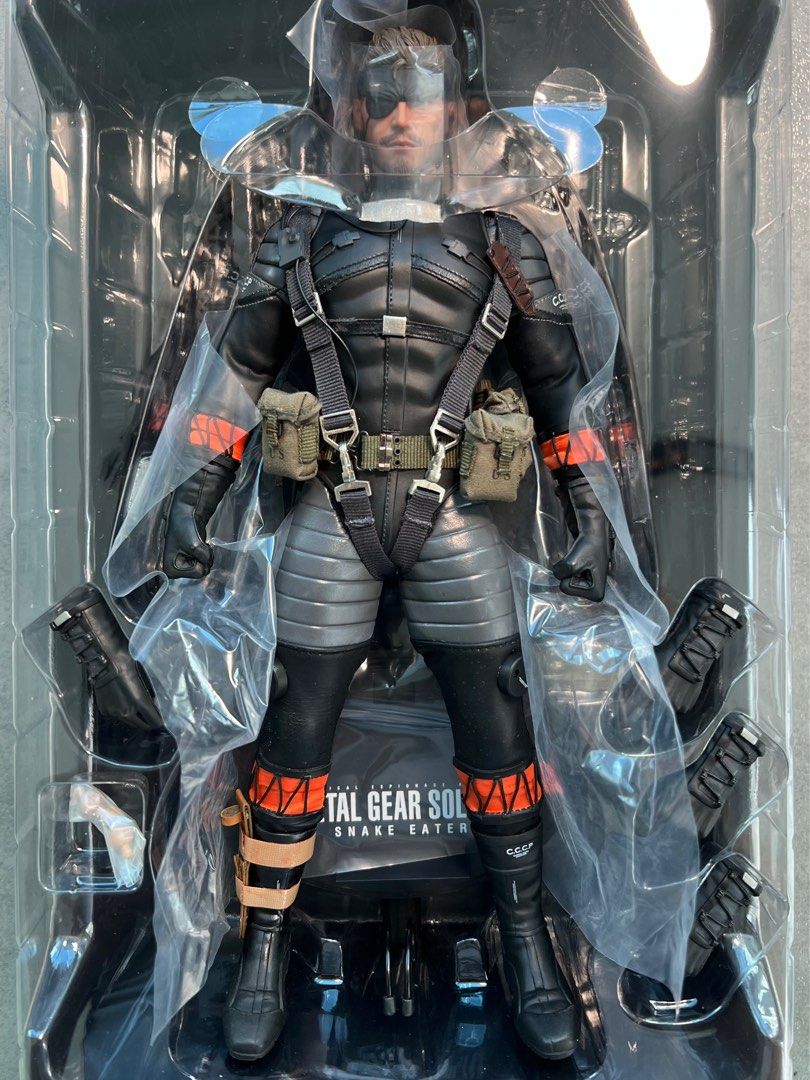 Hottoys Vgm Metal Gear Solid Snake Eater Naked Snake Sneaking Suit Version Figure