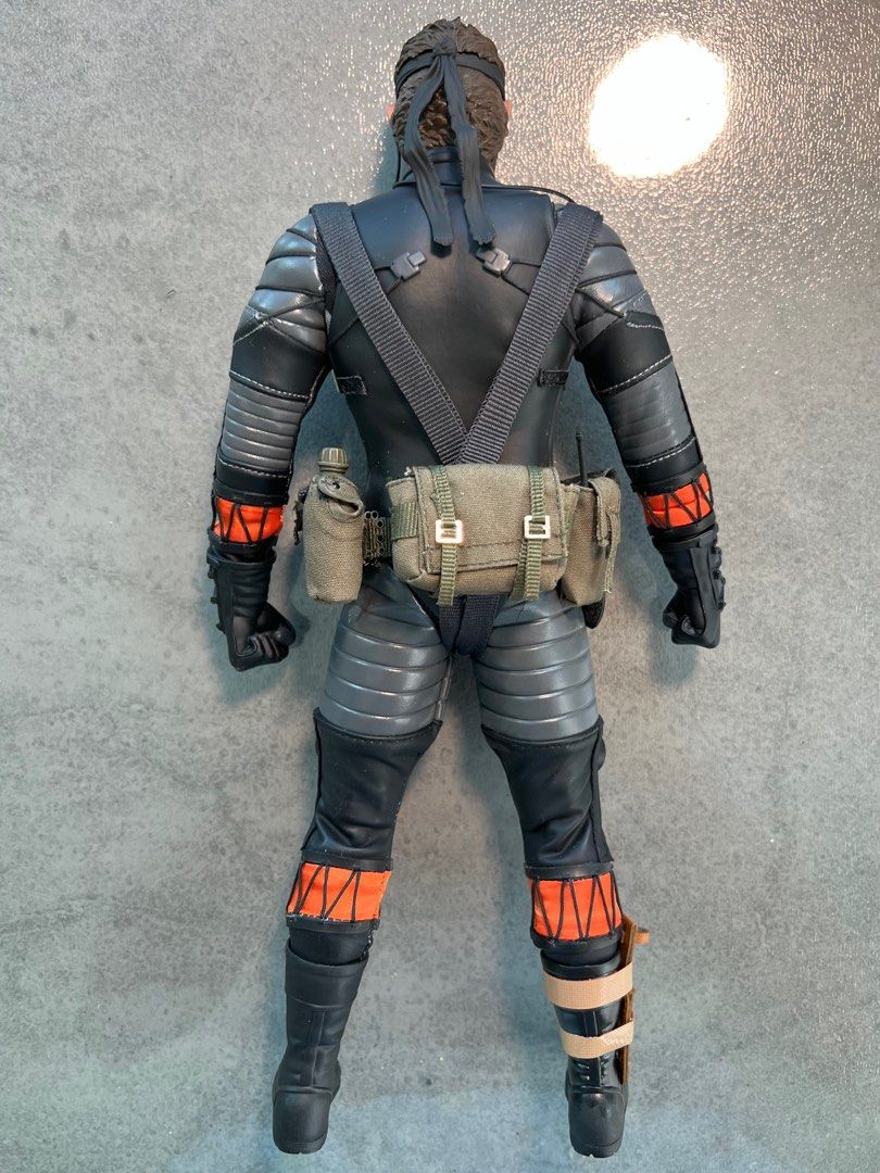 Hottoys Vgm Metal Gear Solid Snake Eater Naked Snake Sneaking Suit Version Figure