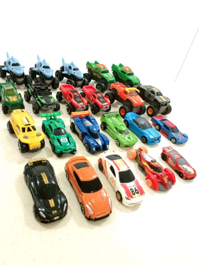 Hot Wheels Tomica Bundle Hobbies Toys Toys Games On Carousell