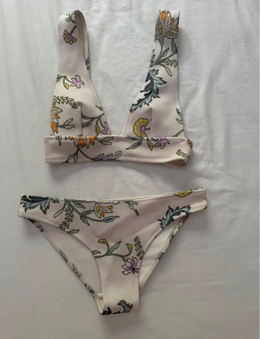 H M Two Piece Bikini Women S Fashion Swimwear Bikinis Swimsuits On Carousell