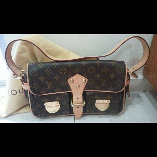 Louis Vuitton monogram along bag with 2 front pockets, Luxury on Carousell