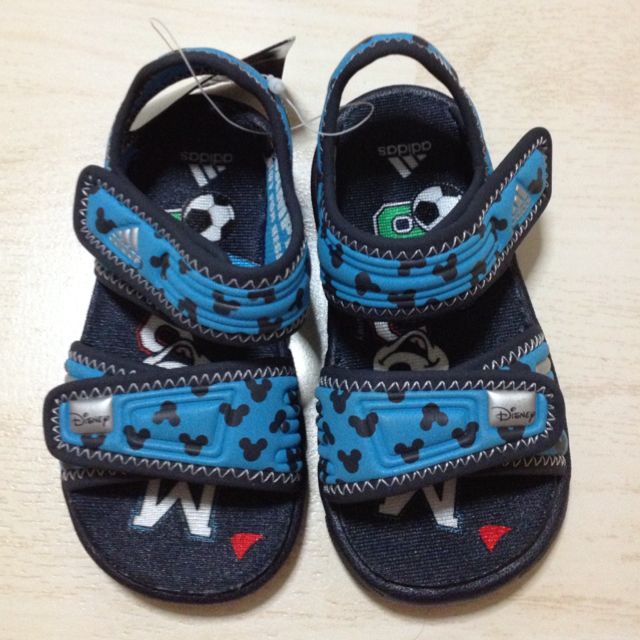 adidas mickey mouse sandals