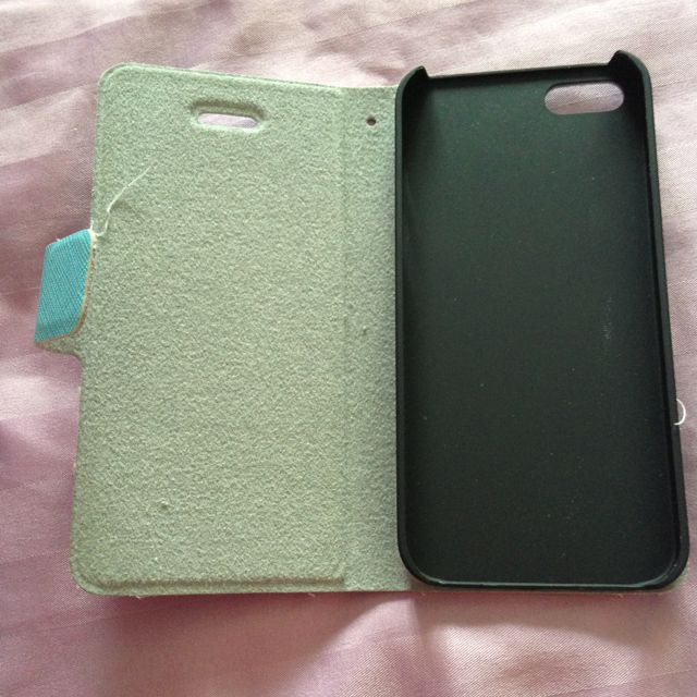 iPhone 5 casing (Category: Networking) located in Singapore. Submitted by mianbaorennnn (Listing ID 501378, Image 2). Description: .
