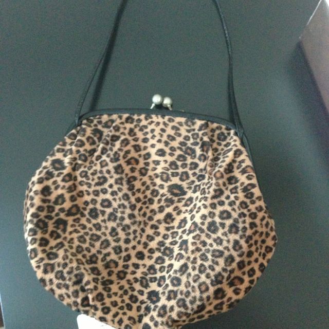 accessorize leopard print bag