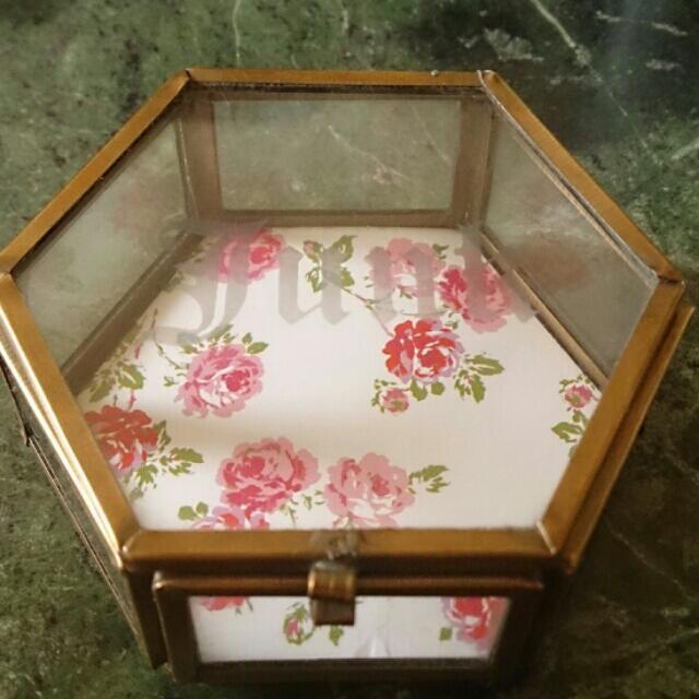 Hexagonal transparent display boxes with vintage gold rim (pending ...