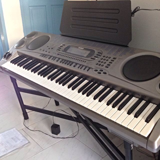 Casio WK 1630 Portable Electronic Keyboard