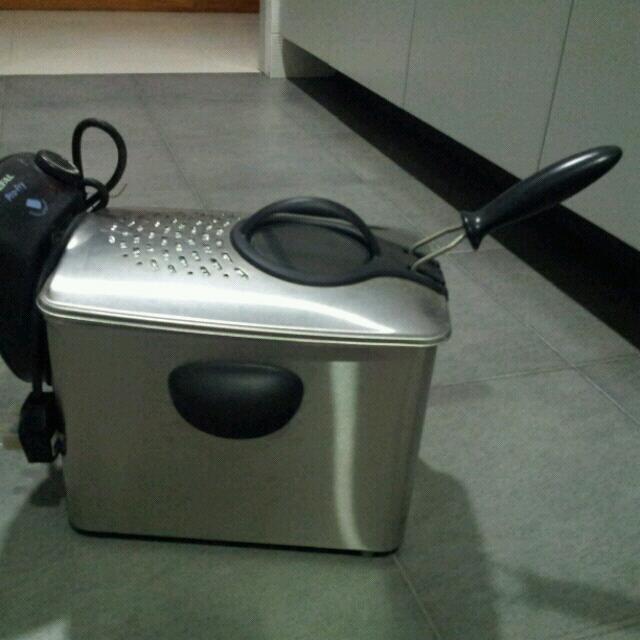 Tefal ProFry (Cleanoil System), Furniture & Home Living, Bathroom