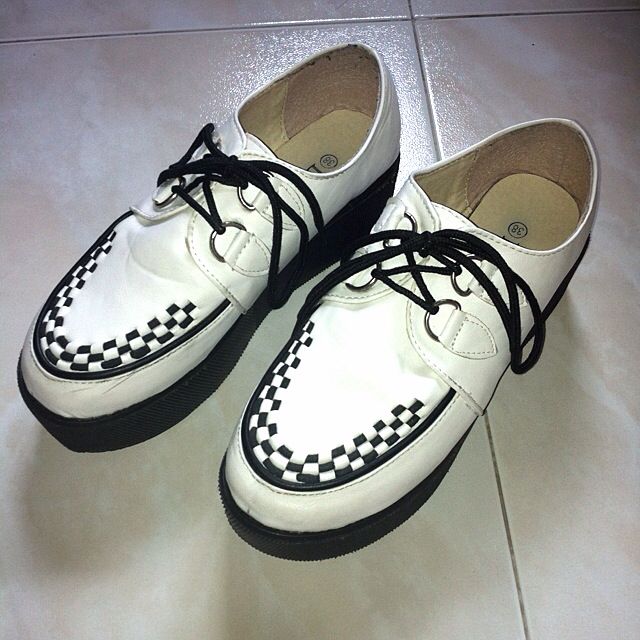 checkered creepers