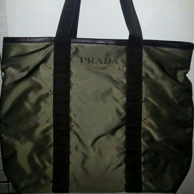 prada tote men