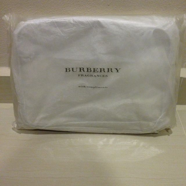 Burberry fragrances hotsell travel organizer