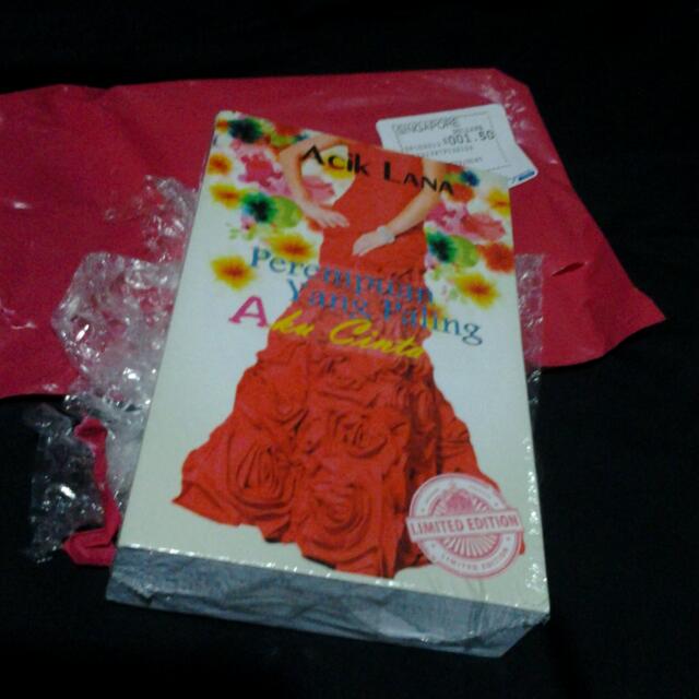Perempuan Yang Paling Aku Cinta By Acik Lana Pypac Books Stationery On Carousell