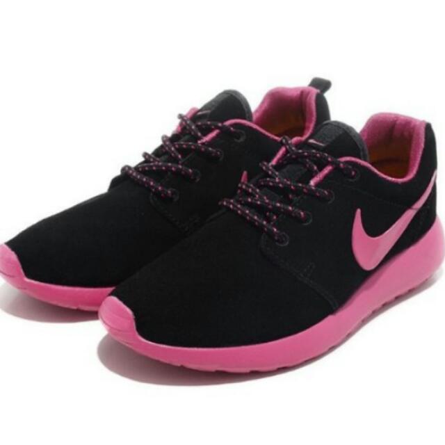 Nike roshe shop run suede womens