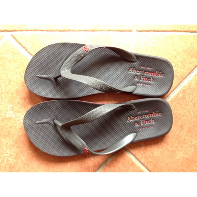 abercrombie & fitch flip flops