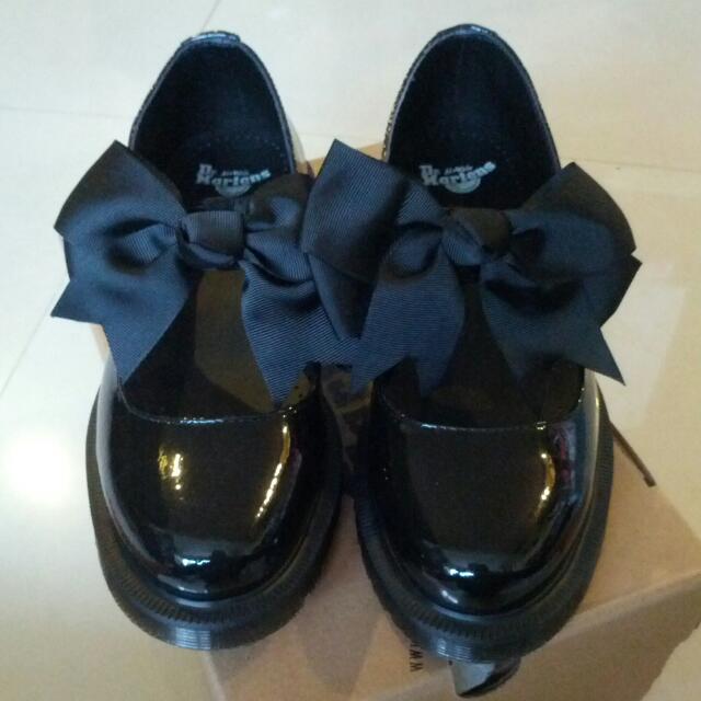 doc martens bow shoes