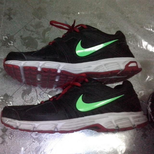 Nike Shoe, Women's Fashion, Footwear, Sneakers on Carousell