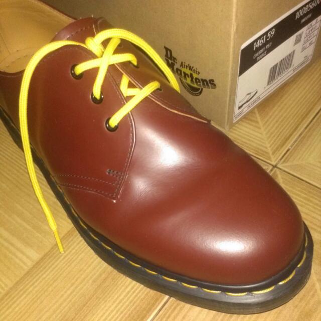 Dr martens 146 mens cherry red top