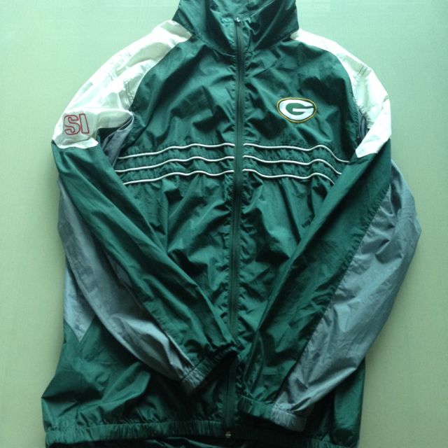 Vintage 1990s Green Bay Packers NFL Leather Bomber Jacket / Fall Outerwear / Leather Coat / Winter Outerwear / Streetwear Fashion / NFL