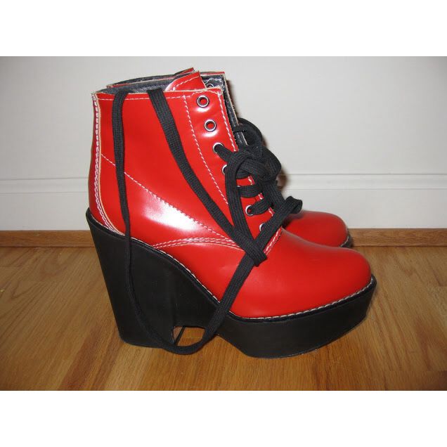 red boots size 3