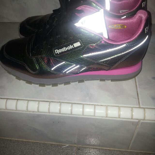 Glow in the dark reebok outlet