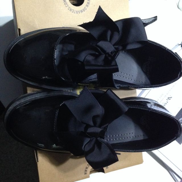 Dr martens store mariel bow shoes