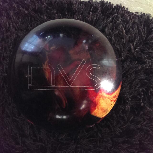Ebonite NVS 14 Pounds Bowling Ball, Sports Equipment, Sports & Games, Billiards & Bowling on