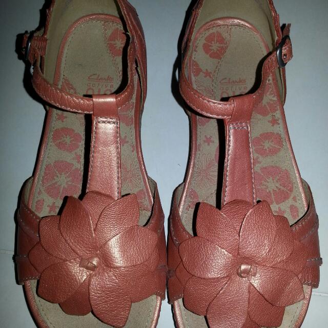 clarks flower sandals