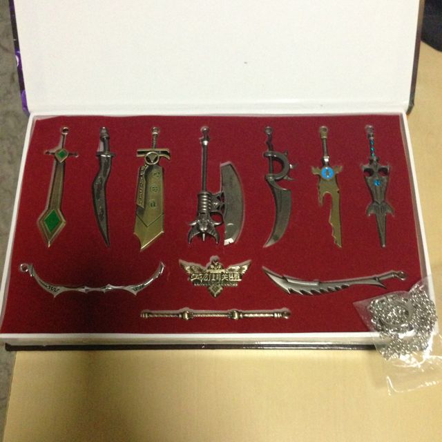 League of Legends Clash of Fates Season 1 Champions Weapons Keychain Set