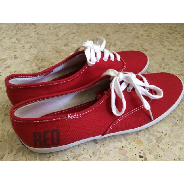 taylor swift red keds