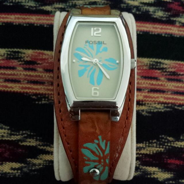 Leather cuff watch store fossil