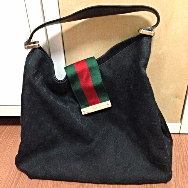 Gucci black canvas leather monogram w red green stripe
